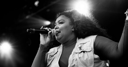 Lizzo Performs Tennessee