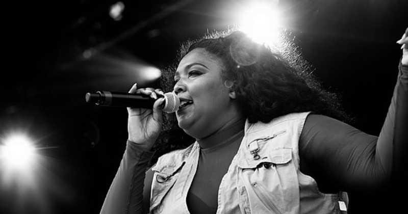 Lizzo Performs Tennessee