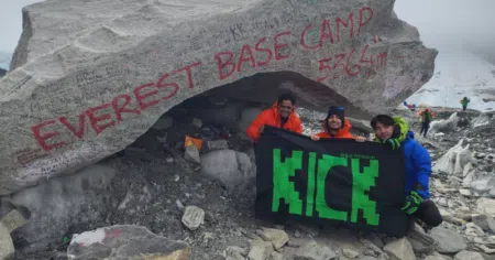 Ice Poseidon plants Kick flag on Mount Everest (1)