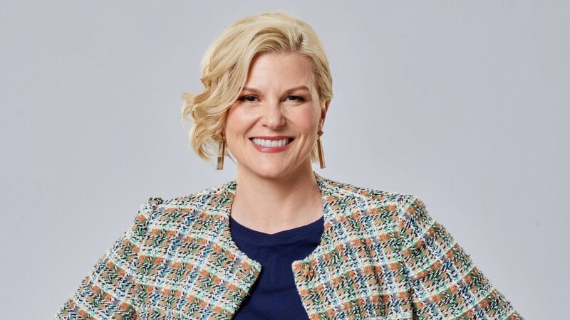 Jennifer Robertson smiling